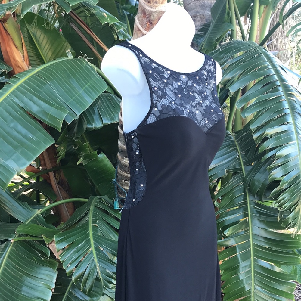 lace trim front slit cut out gown
